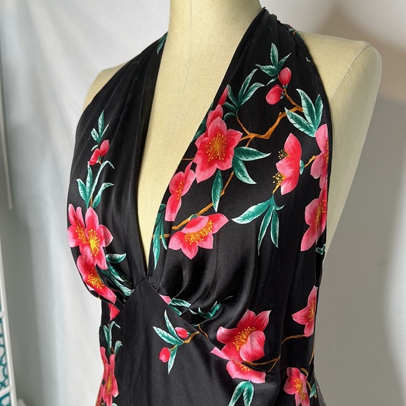 Vintage 1990s Victoria's Secret Floral 100% Silk night wear soft and beautiful. - Picture 2 of 8
